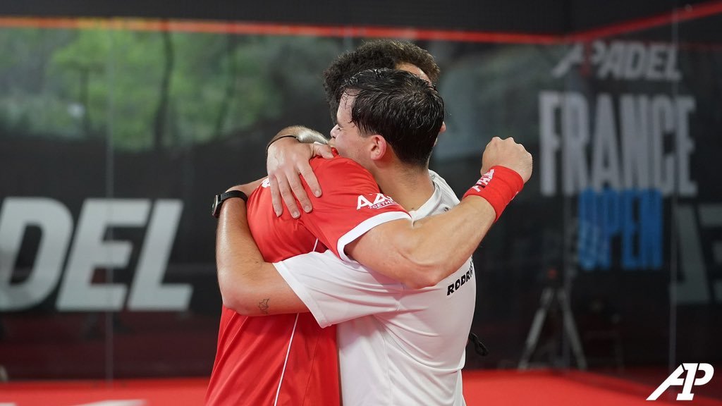 Rodrigo López y Javier Pérez dieron el gran golpe en los octavos de final del A1 Francia Open